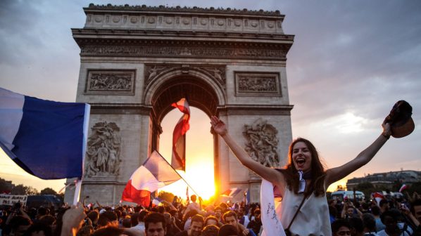 fanscelebrateWorldCupwininParis_jpg_12430135_ver1_0_1280_720